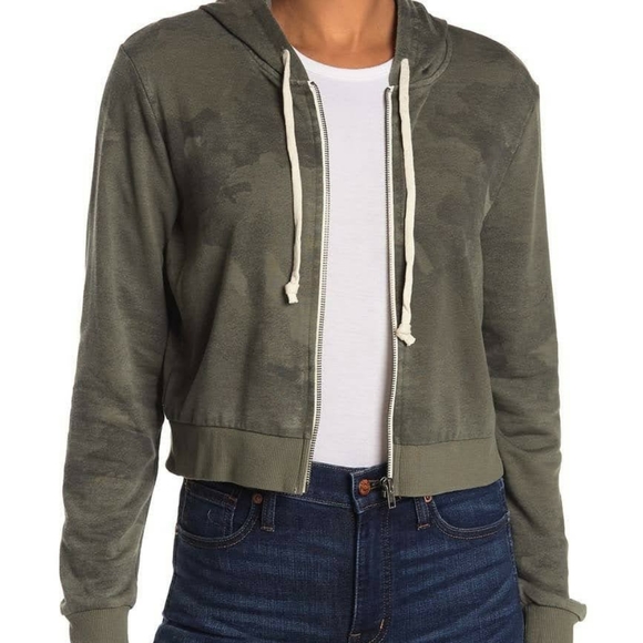 Alternative Cropped Camo Print Hoodie - Picture 2 of 11